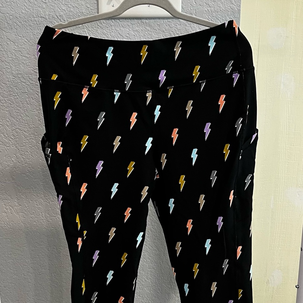 Torrid Active Capri Leggings Size 2